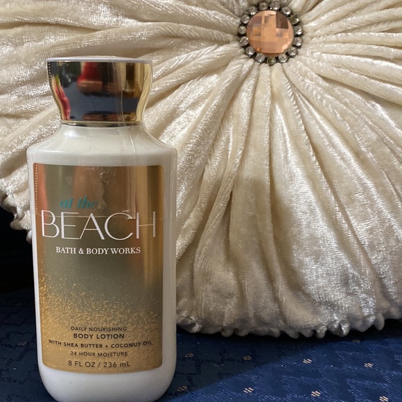 BATH & BODY WORKS SET. . . AT THE BEACH SCENT - Picture 5 of 6